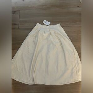 NEW Cream A-Line Midi Pleated Elastic Lined Skirt 28” waist M